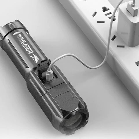 Lanterna Tática Portátil Led Recarregável USB Super Potente