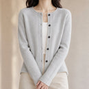 cardiga-feminino-de-la-merino-100-cashmere-decote-redondo-com-botoes-para-outono-e-inverno-premium-cor-05-cinza